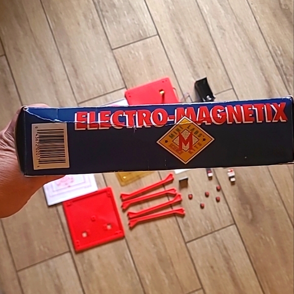 Electro-Magnetix Mini Labs Science Kits (1993) Over 30 Experiments - Picture 8 of 11